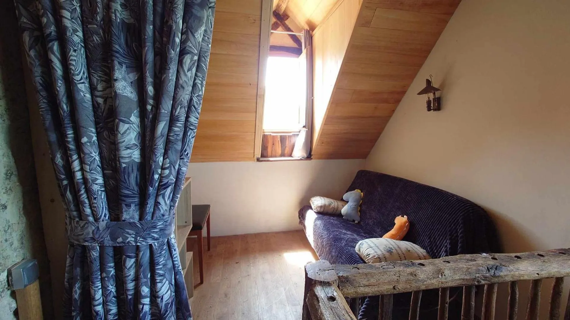 Holiday home Atypique Maison De Charme Parisot  France