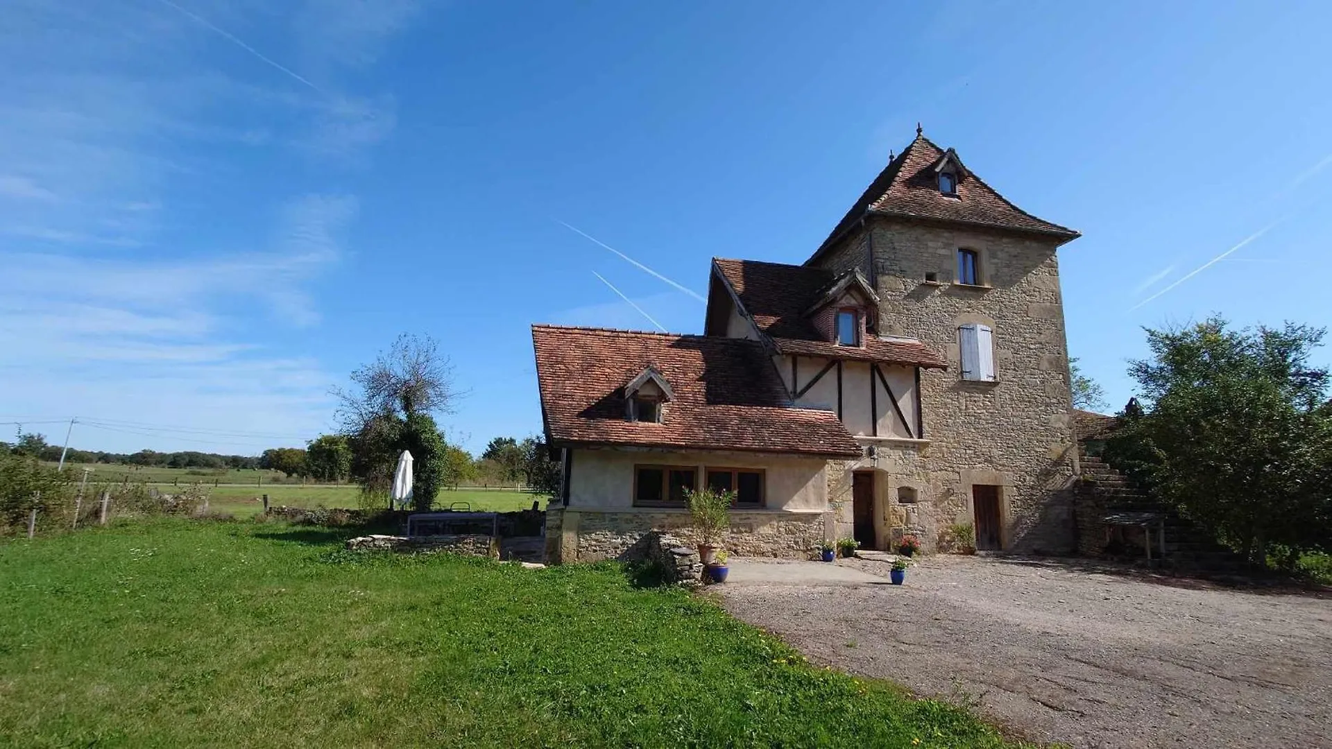 Holiday home Atypique Maison De Charme Parisot  France